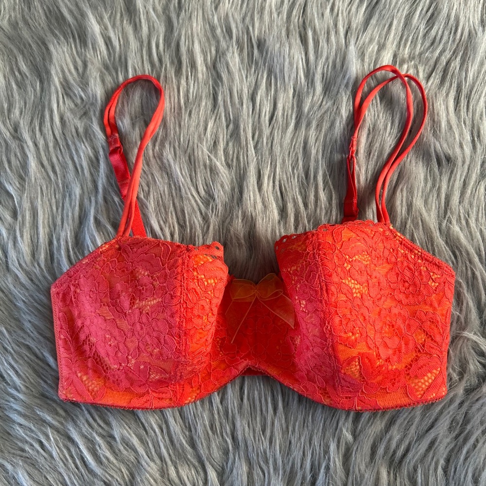 B.tempt'd Lightly Lined Bra Womens Size 32DD Orange Floral‎ Lace Underwire